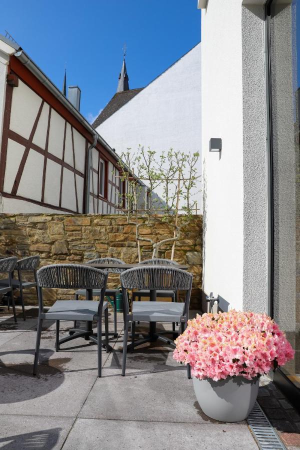 Boutiquehotel Burg Adenbach & Alter Weinbau Бад-Ноєнар-Арвайлер Екстер'єр фото